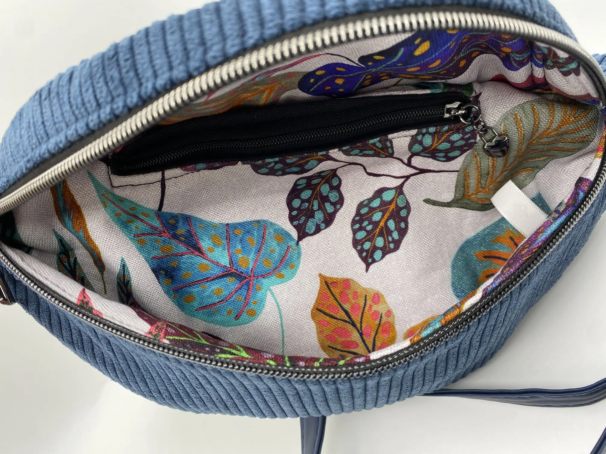 BANANE BLEU VELOURS POCHE INTERIEURE SANGLE SIMILI CUIR