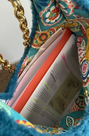 sac DEMI LUNE TURQUOISE FAUSSE FOURRURE