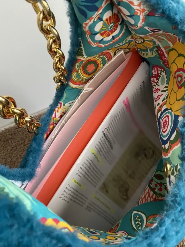 sac DEMI LUNE TURQUOISE FAUSSE FOURRURE