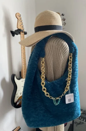 sac DEMI LUNE TURQUOISE FAUSSE FOURRURE