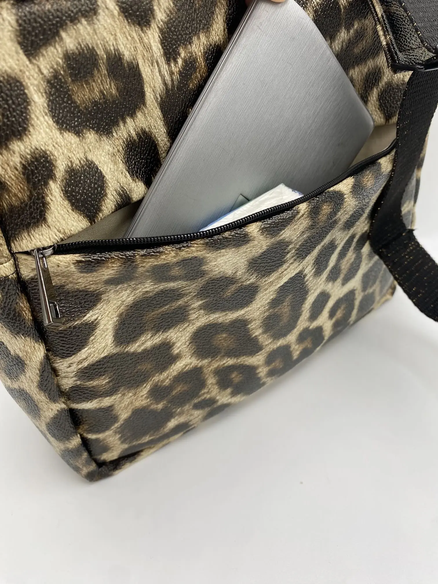 SACOCHE SIMILI CUIR LEOPARD MODELE DENIS