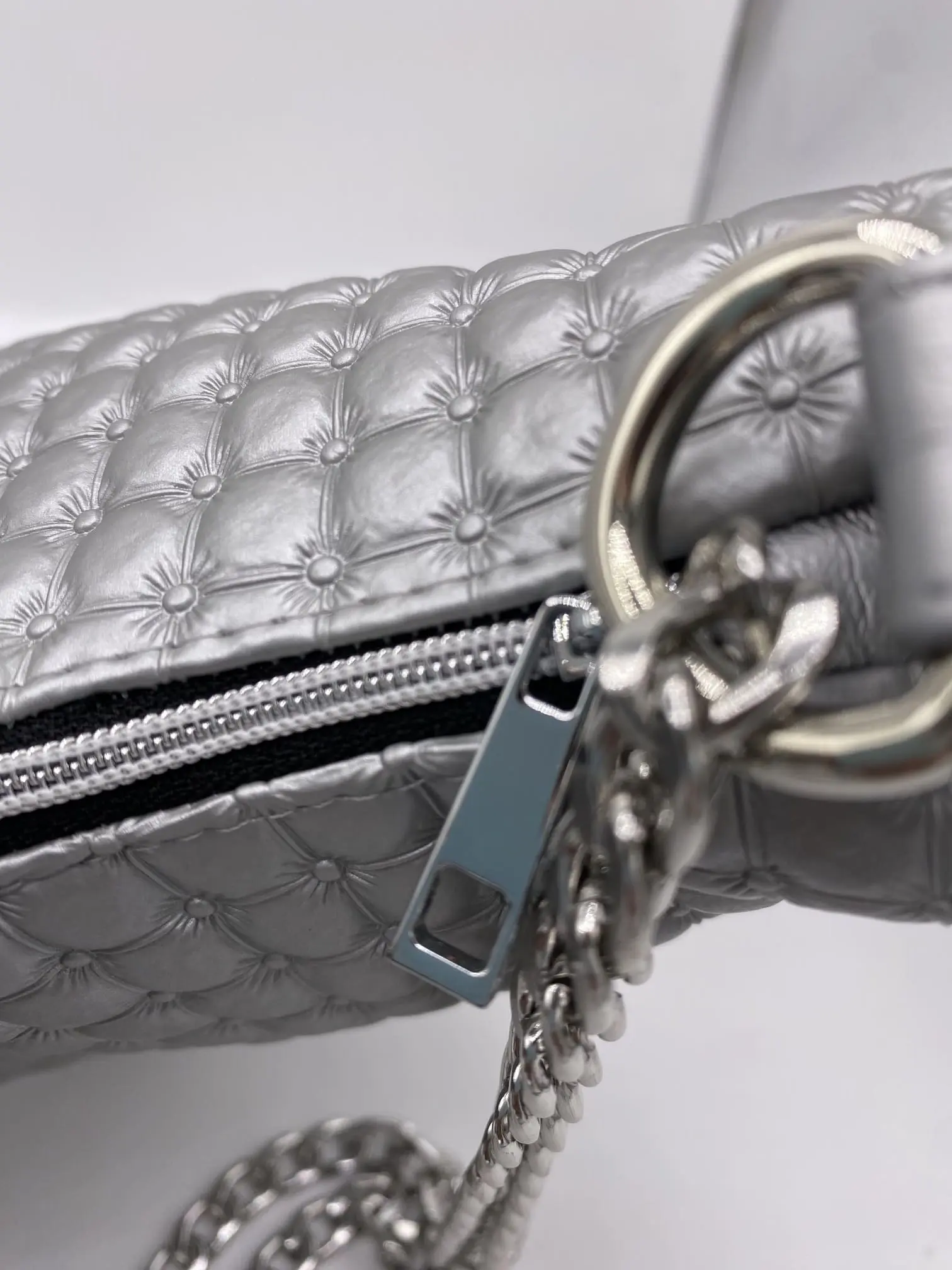 SAC BAGUETTE SIMILI CUIR CAPITONS CHAINE ARGENT