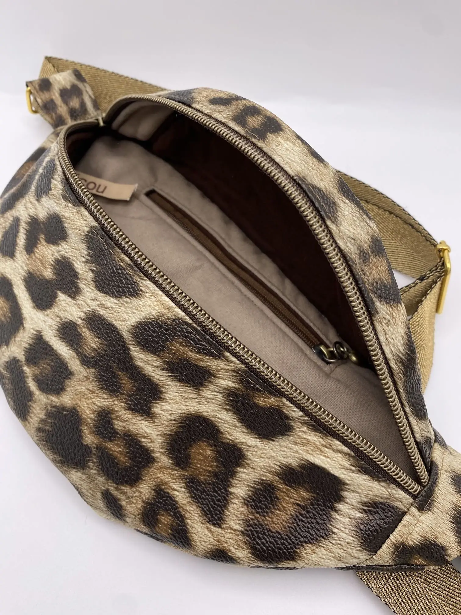 BANANE SIMLI LEOPARD ET POCHE ZIPPEE INTERIEURE