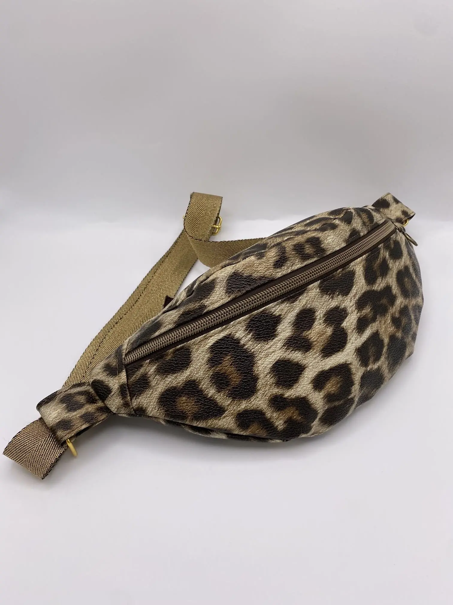 BANANE SIMLI LEOPARD ET POCHE ZIPPEE INTERIEURE