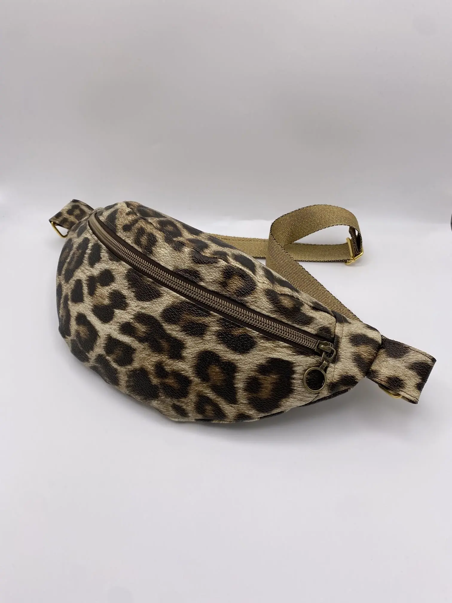 BANANE SIMLI LEOPARD ET POCHE ZIPPEE INTERIEURE