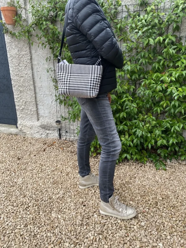 CORINNE JACQUARD NOIR ET BLANC