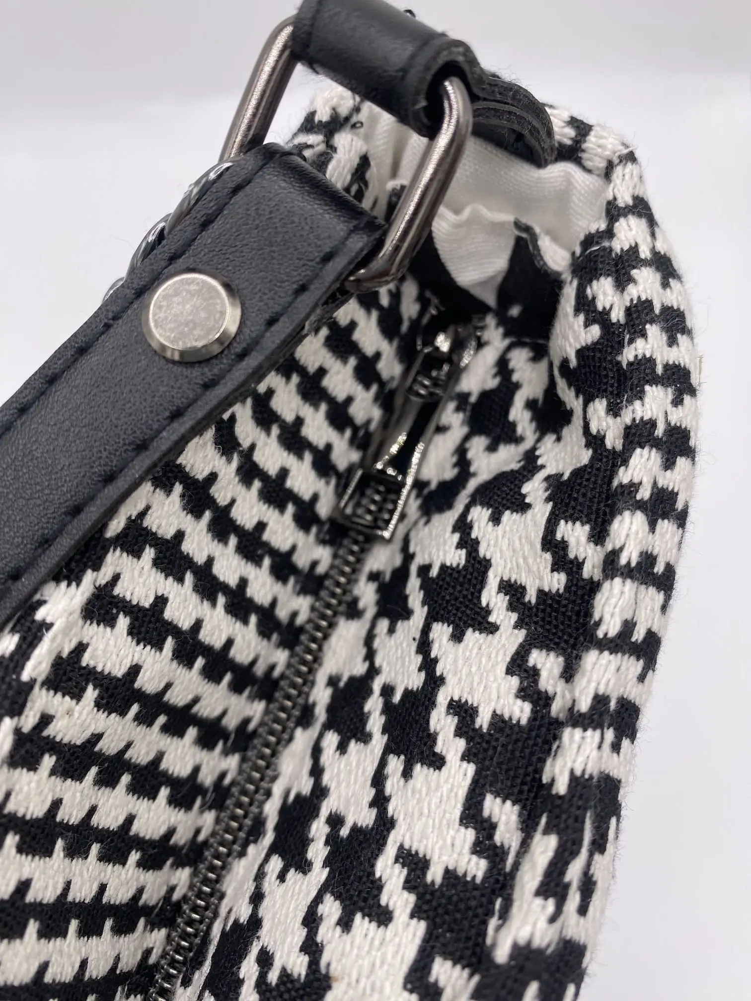 CORINNE JACQUARD NOIR ET BLANC