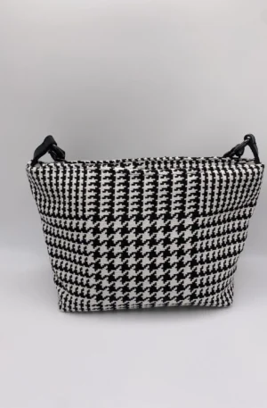 CORINNE JACQUARD NOIR ET BLANC