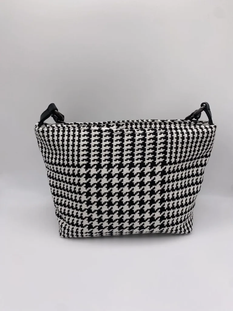 CORINNE JACQUARD NOIR ET BLANC