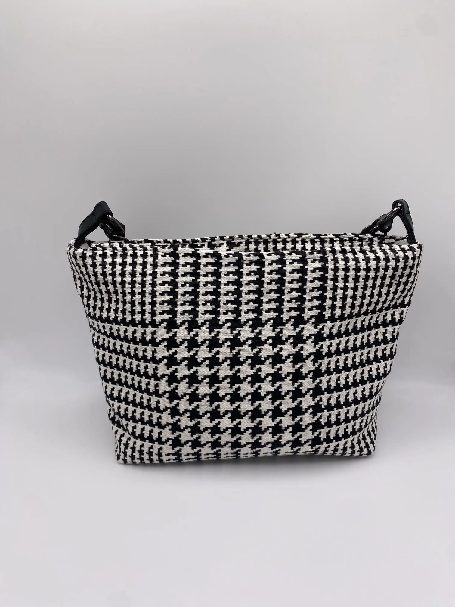 CORINNE JACQUARD NOIR ET BLANC