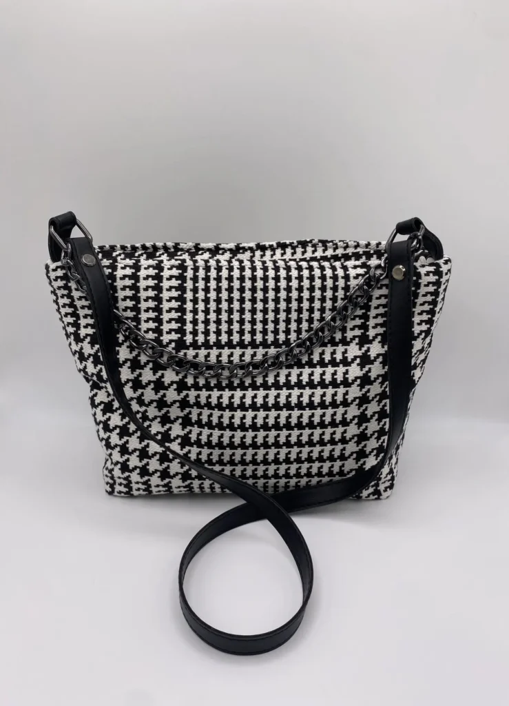 CORINNE JACQUARD NOIR ET BLANC