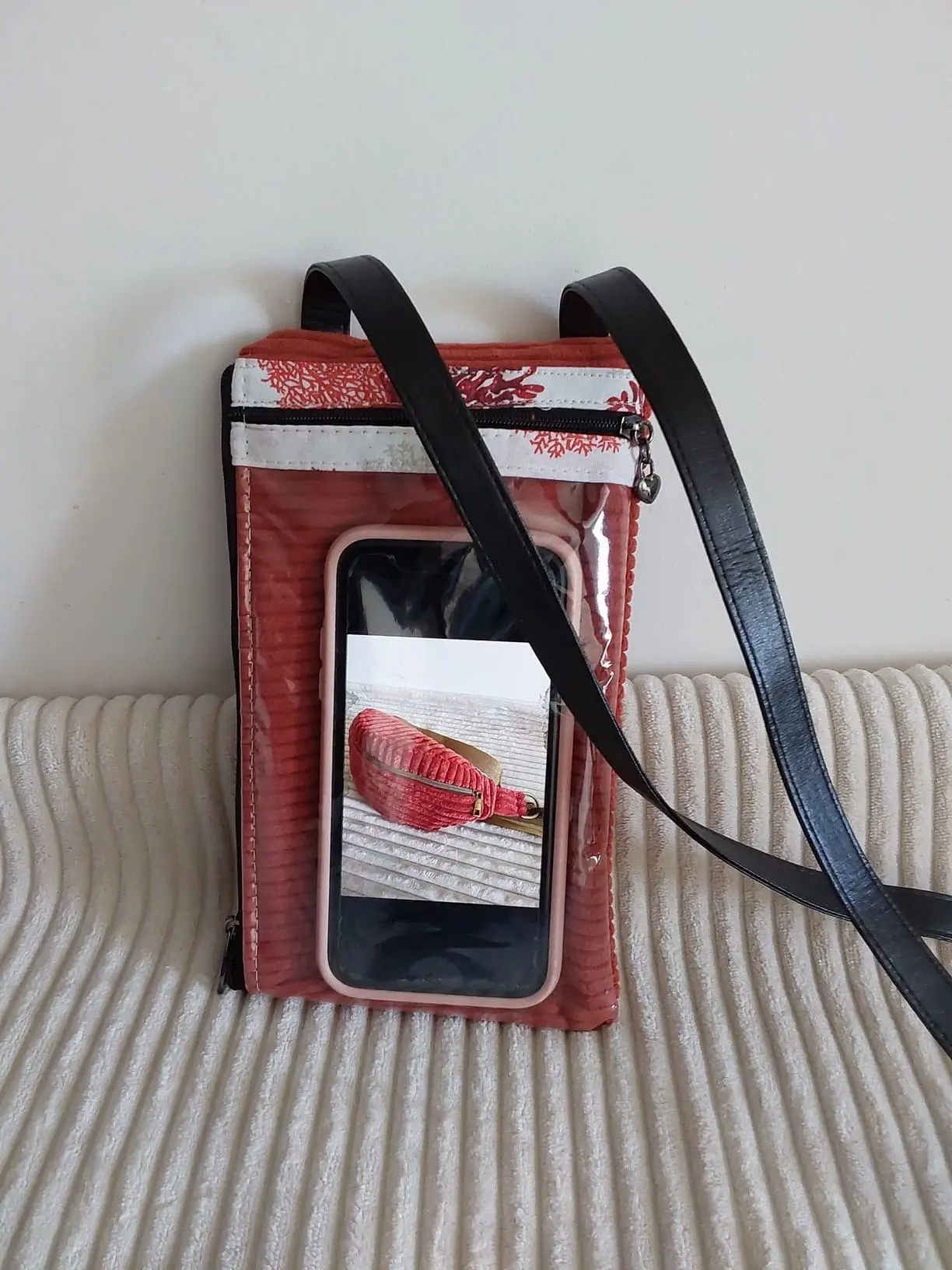 POCHETTE TELEPHONE EN VELOURS ORANGE