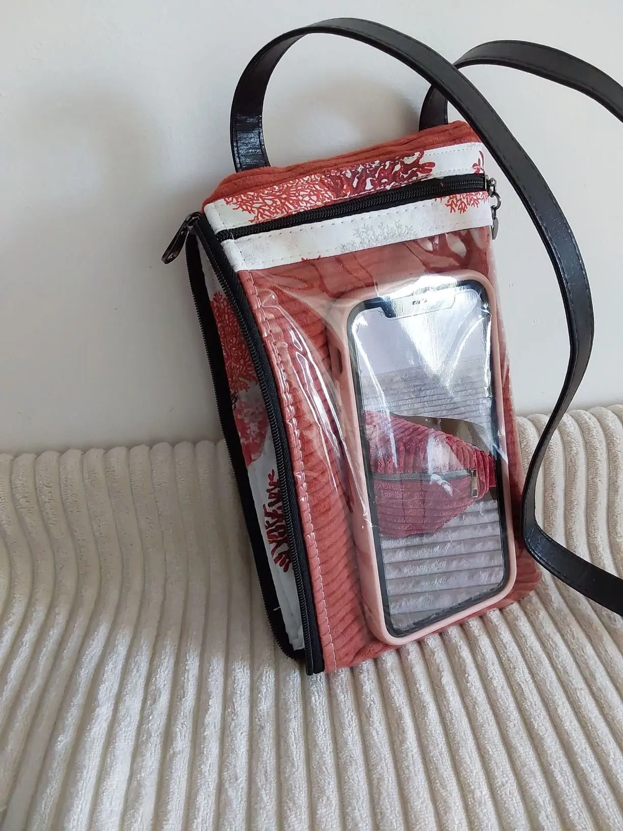 POCHETTE TELEPHONE EN VELOURS ORANGE