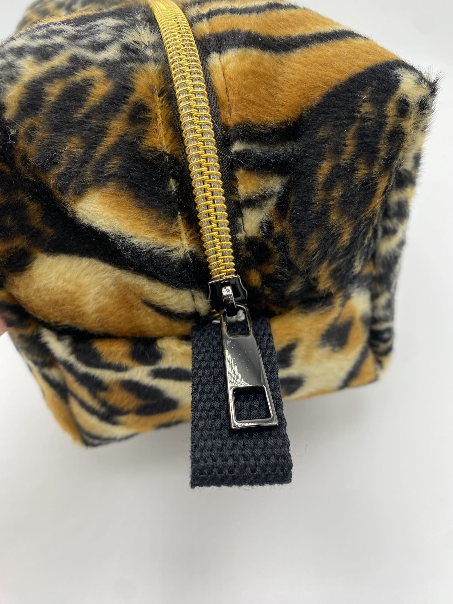 TROUSSE MOYEN MODELE IMITATION FOURRURE JUNGLE