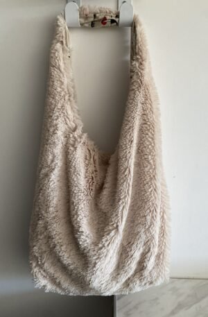 ENSEMBLE SAC DEMI LUNE FAUSSE FOURRURE CREME ET SON PORTE MONNAIE