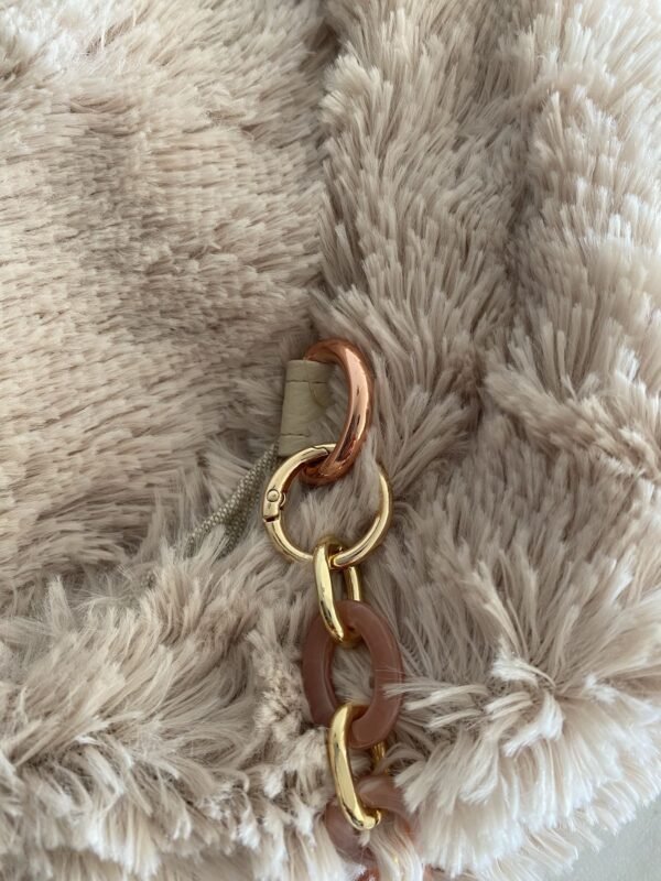 ENSEMBLE SAC DEMI LUNE FAUSSE FOURRURE CREME ET SON PORTE MONNAIE