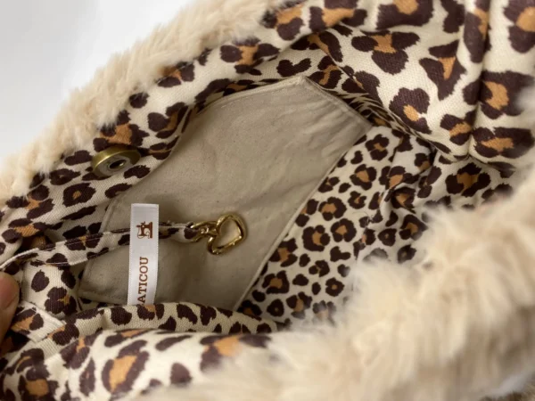 SAC MODELE CORINNE FOURRURE BEIGE ET DOUBLURE LEOPARD