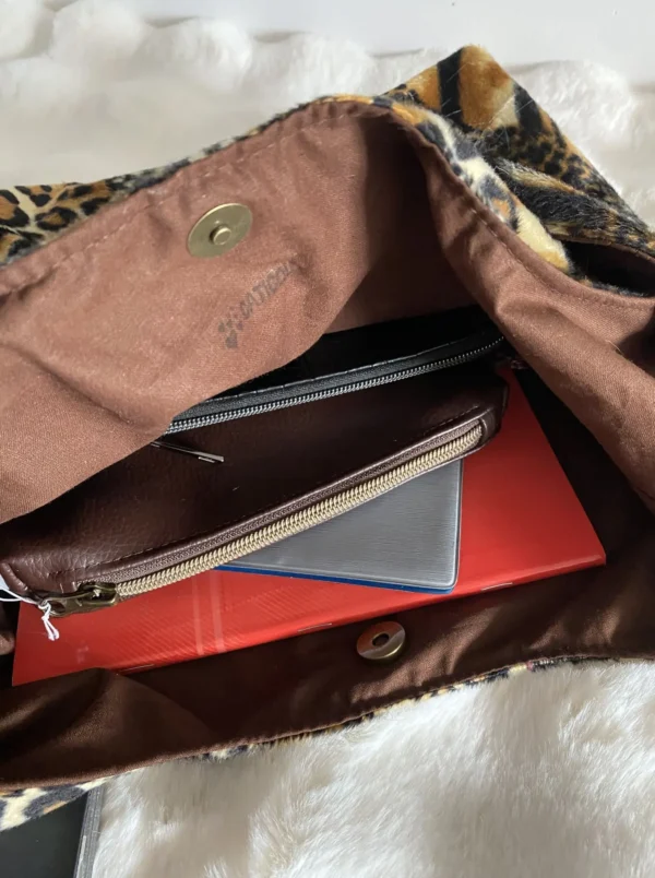 SAC DEMI LUNE JUNGLE FOURRURE