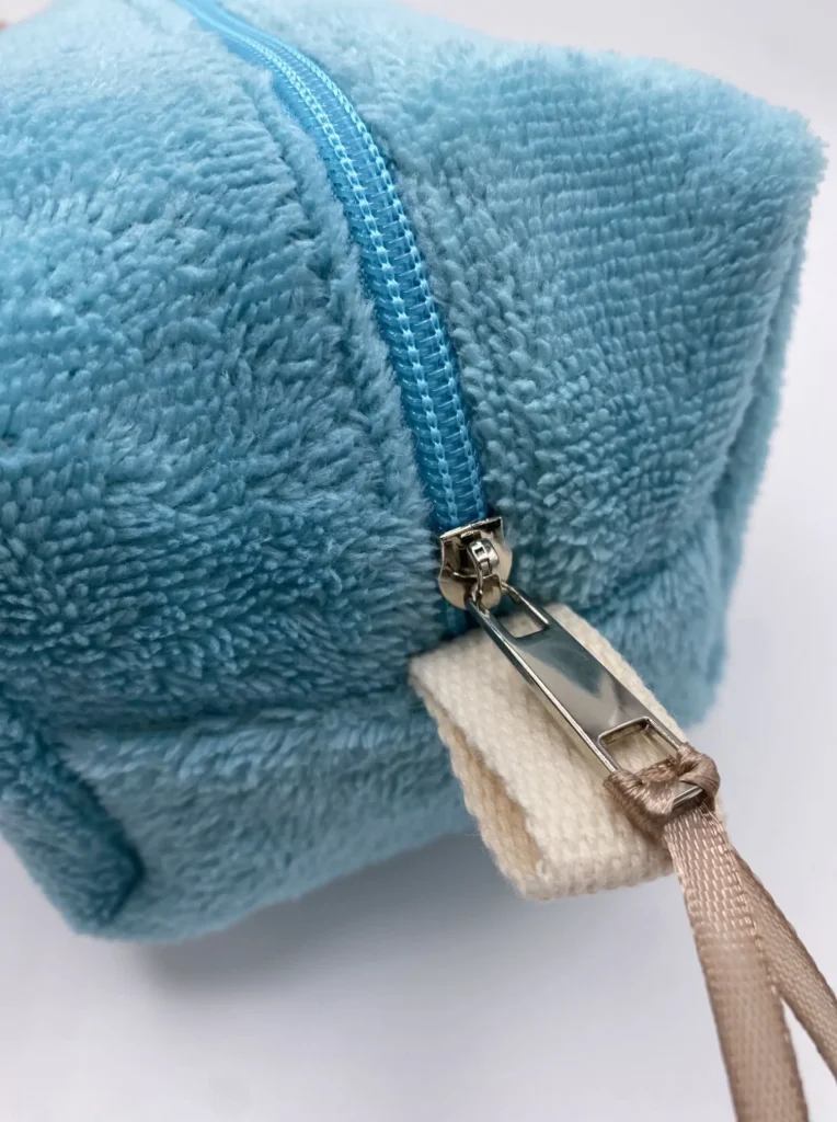 MOYEN MODELE EPONGE BLEU CIEL