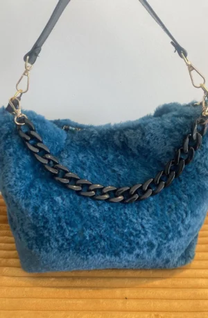 SAC TRANQUILLE BOUTON PRESSION FAUSSE FOURRURE TURQUOISE