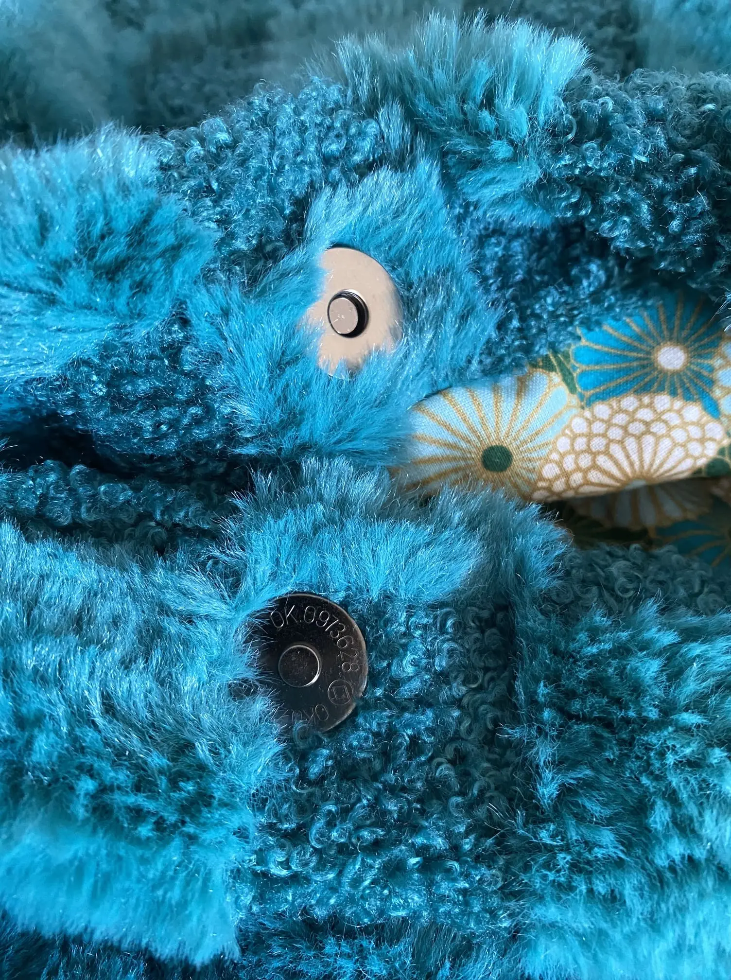 MODELE POCHON FOURRURE TURQUOISE