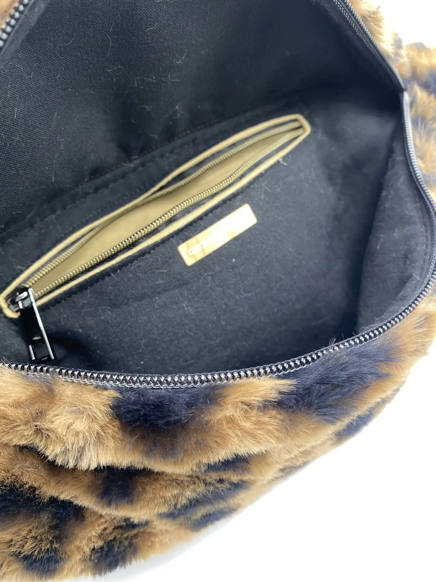 Banane fausse fourrure noire et marron