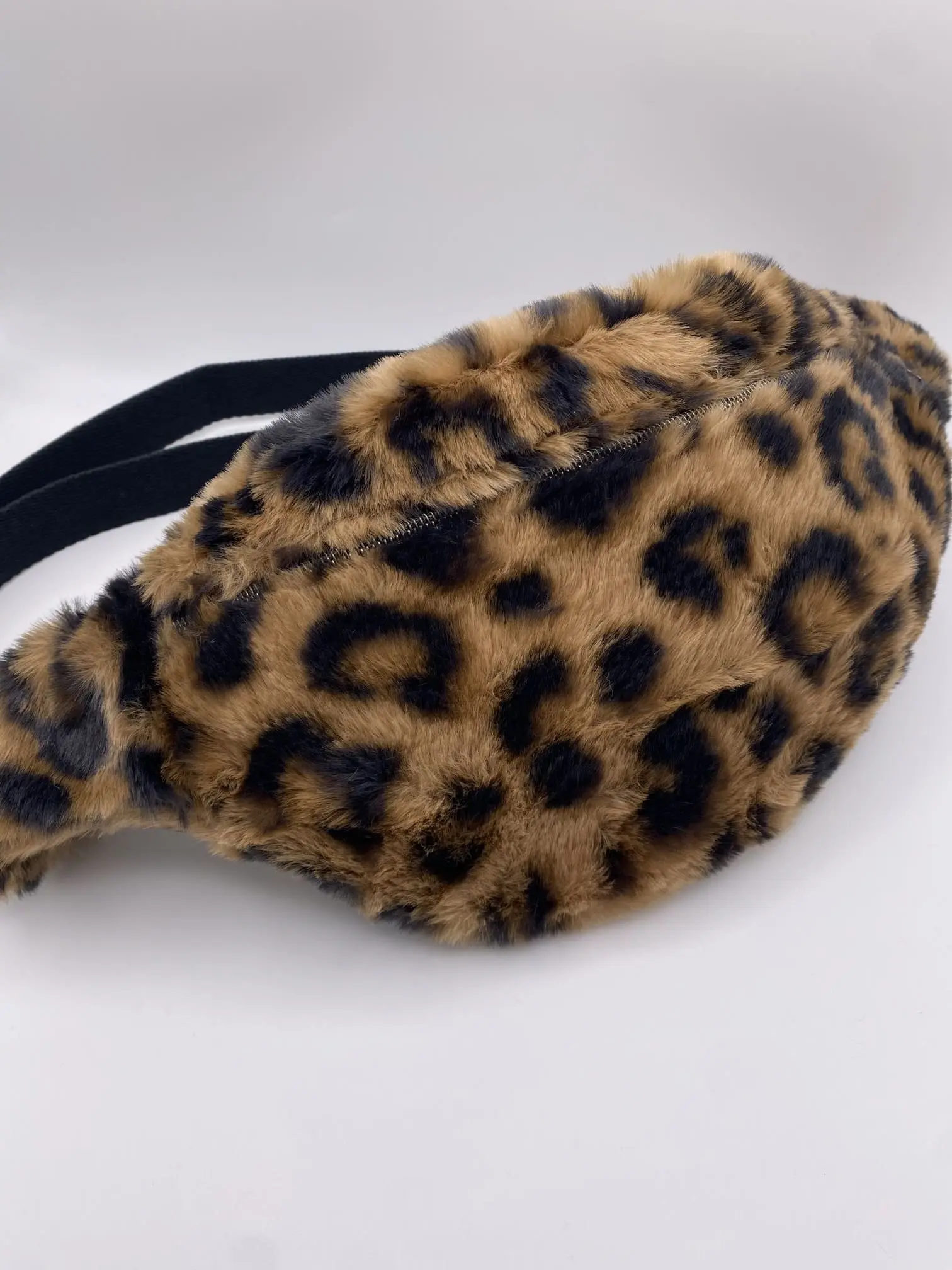 Banane fausse fourrure noire et marron