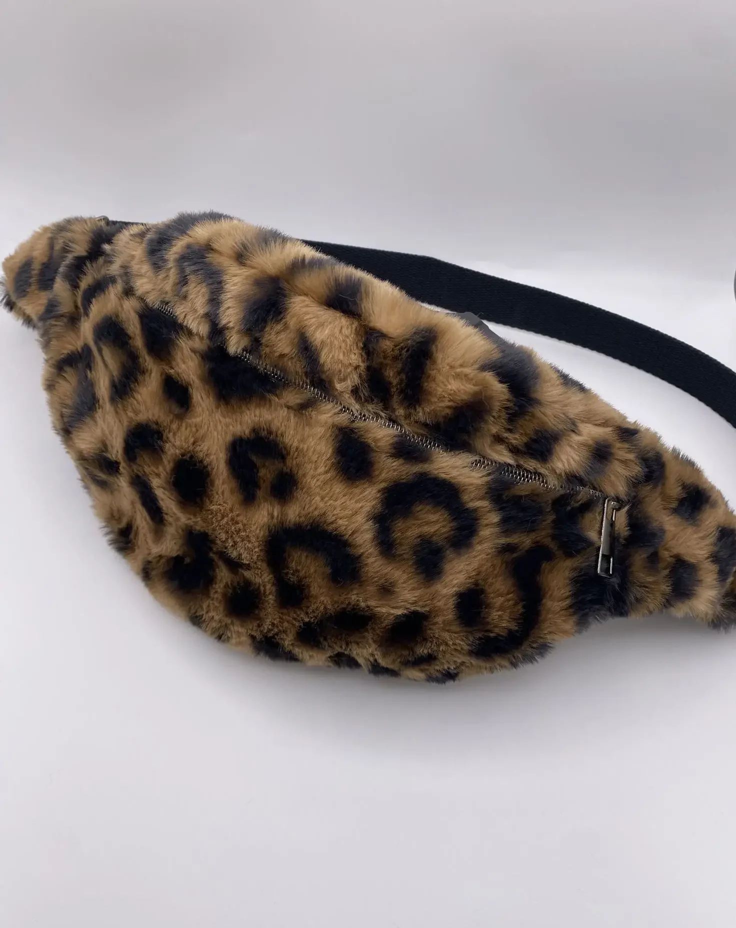 Banane fausse fourrure noire et marron