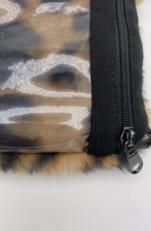 Pochette téléphone fausse fourrure noire et marron