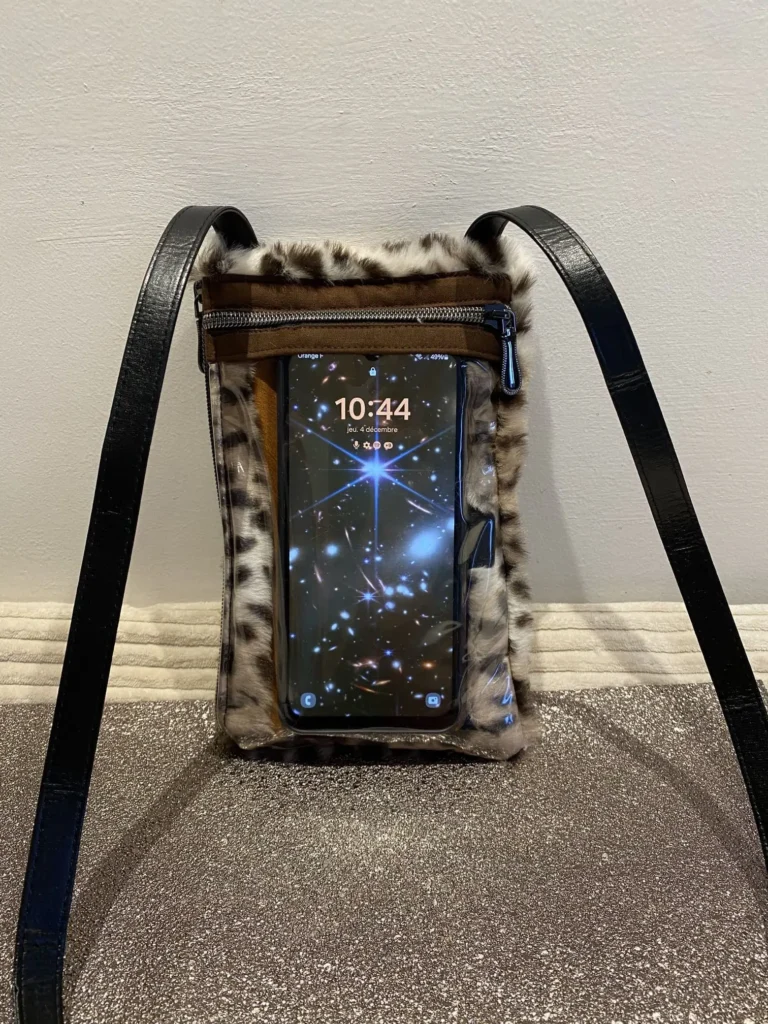 POCHETTE TELEPHONE PANTHERE DES NEIGES ANSE NOIRE