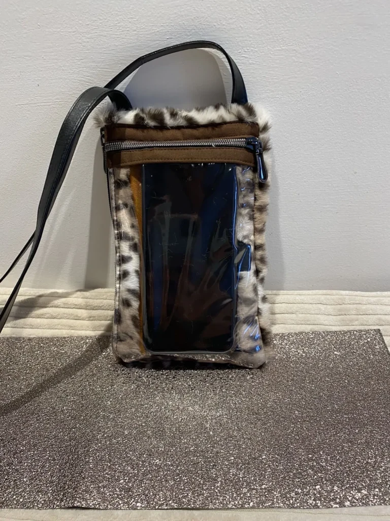 POCHETTE TELEPHONE PANTHERE DES NEIGES ANSE NOIRE
