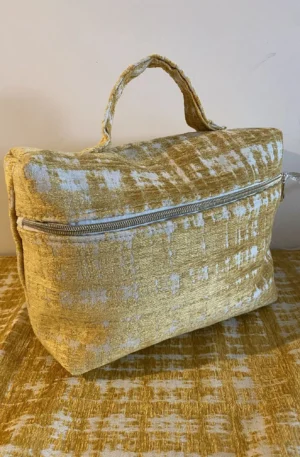 TROUSSE VANITY JAUNE DORÉ DOUBLURE ETOILES