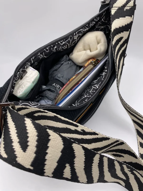 SAC DEMI LUNE VELOURS NOIRE MODELE MIEL