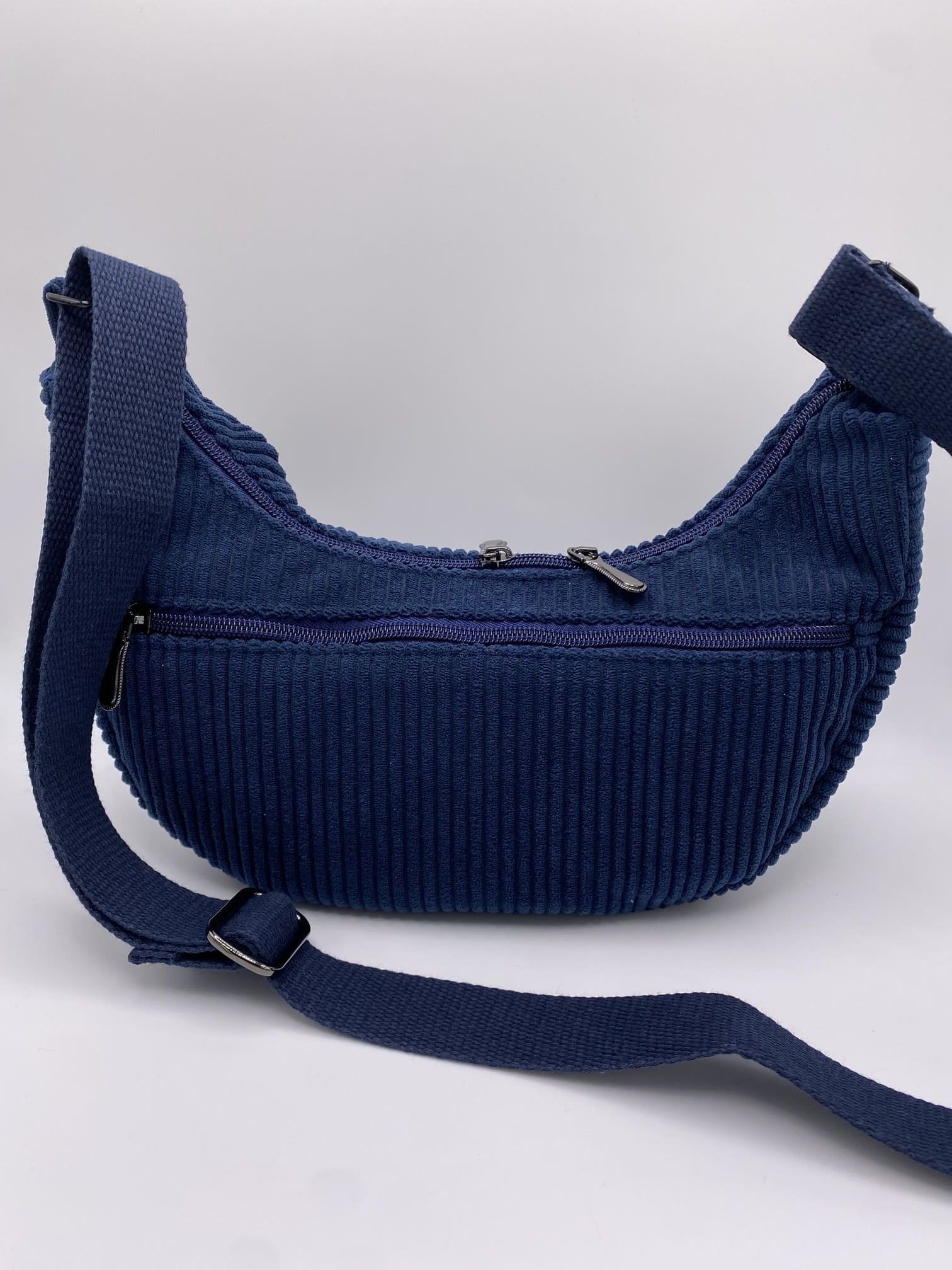 SAC DEMI LUNE VELOURS BLEU MARINE MODELE MIEL