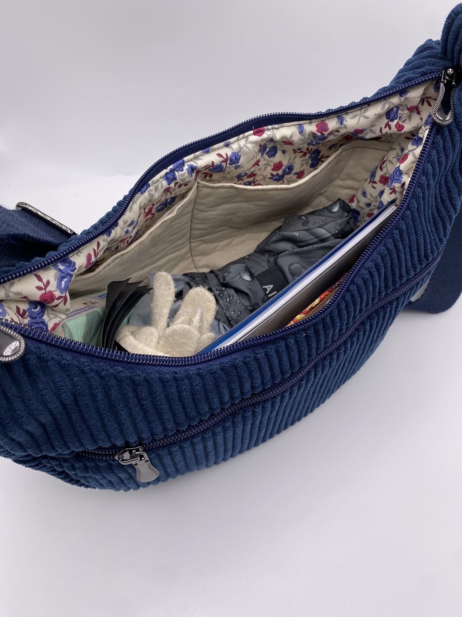 SAC DEMI LUNE VELOURS BLEU MARINE MODELE MIEL