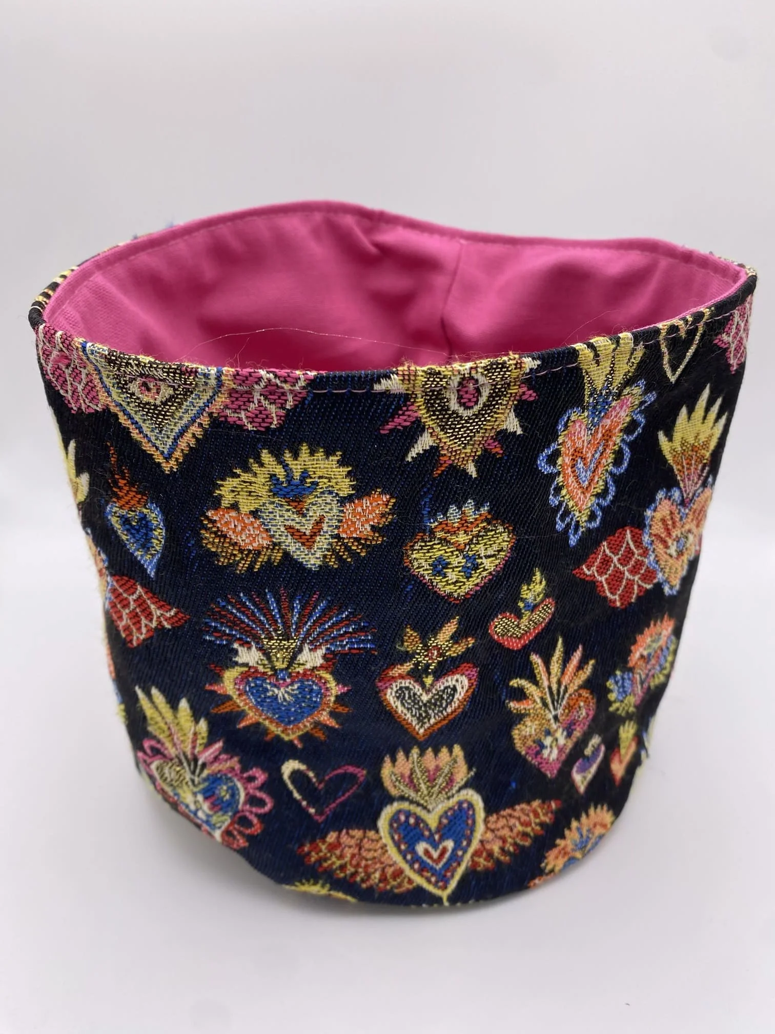 PANIERE TISSU JACQUARD COEURS BLEUS ET DEMI NATTE ROSE