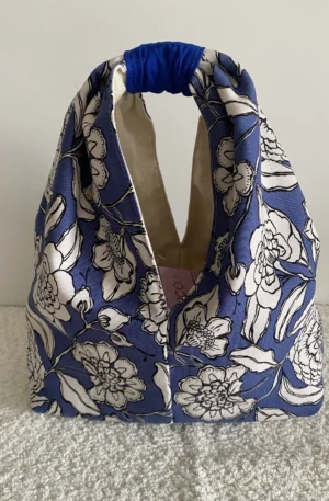 CECILIA FLEURS BLEUES BLANCHES