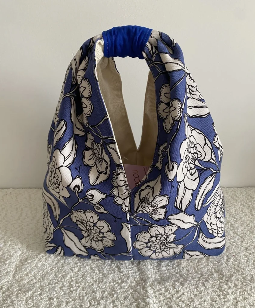 CECILIA FLEURS BLEUES BLANCHES