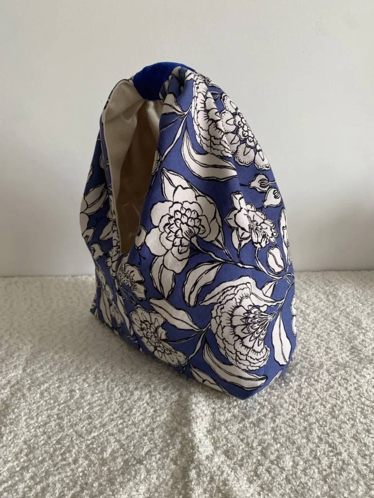 CECILIA FLEURS BLEUES BLANCHES