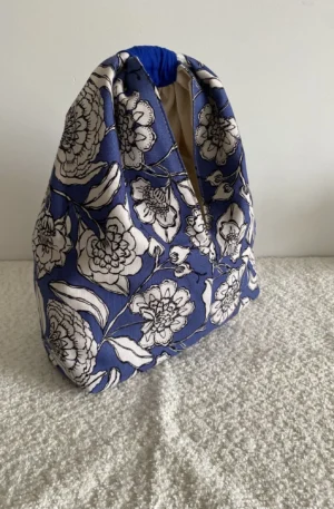 CECILIA FLEURS BLEUES BLANCHES