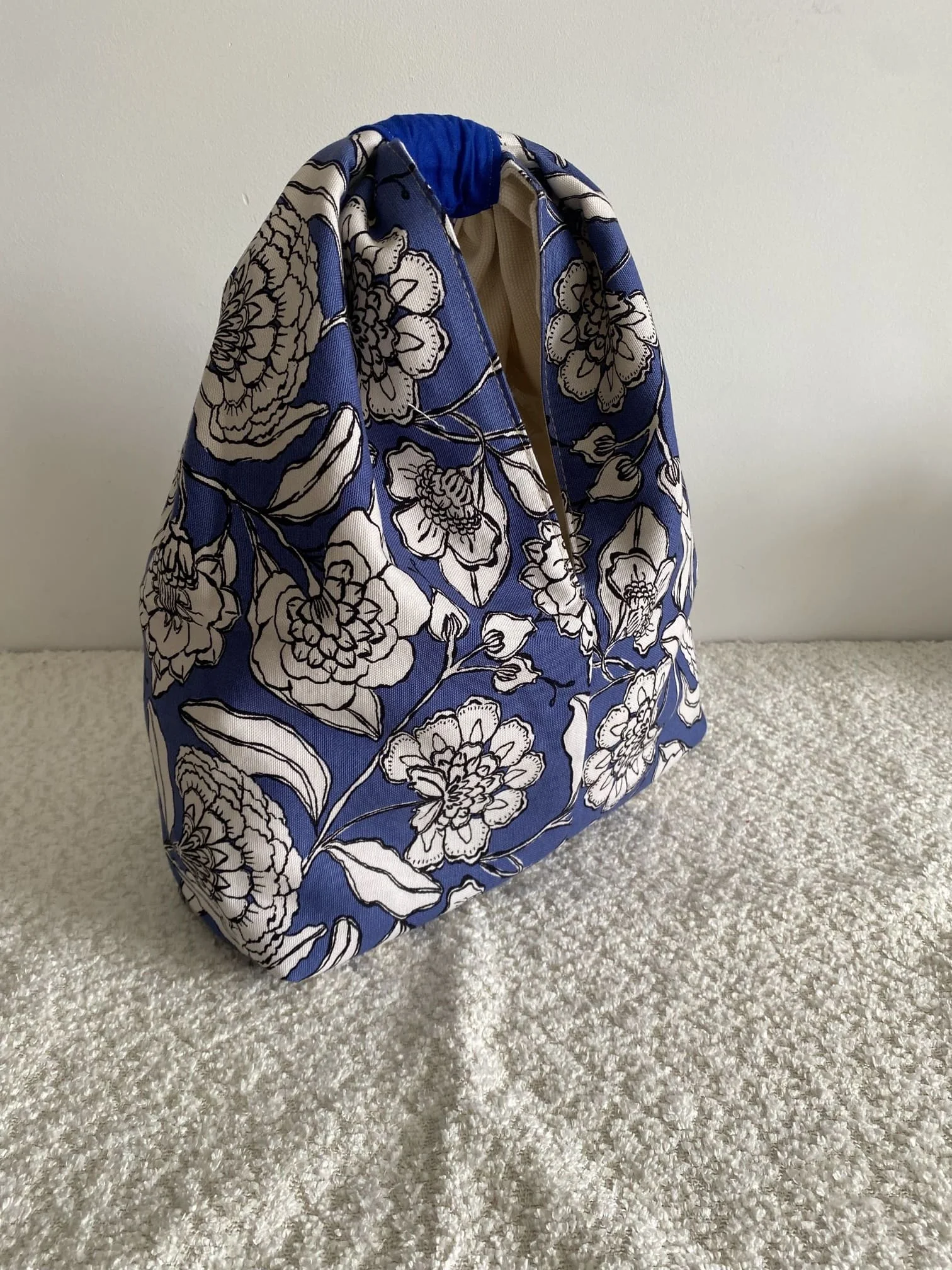 CECILIA FLEURS BLEUES BLANCHES