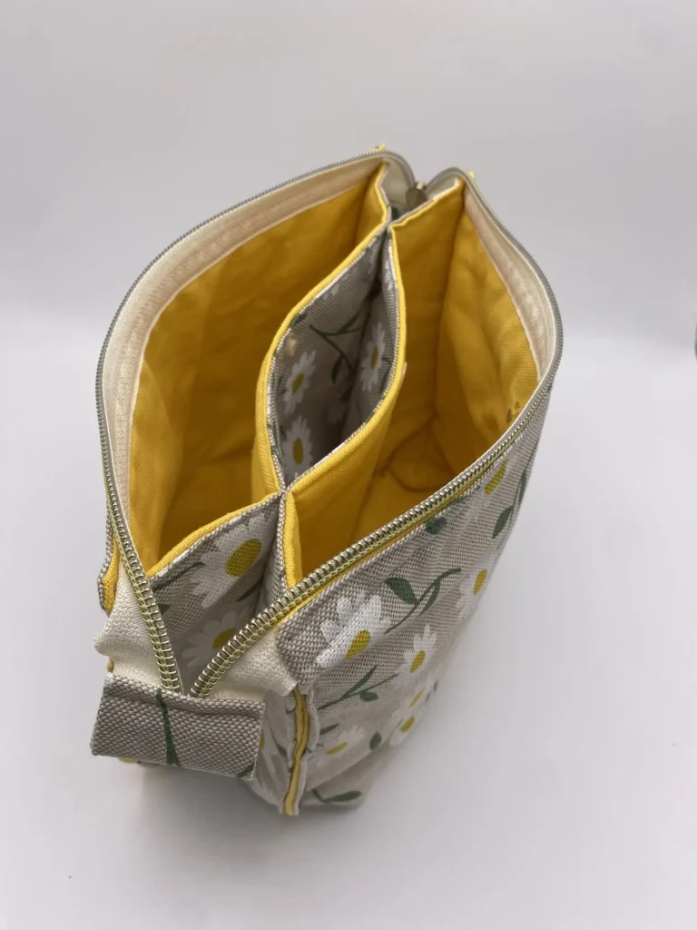 TROUSSE KATIA MOY MODELE MARGUERITES